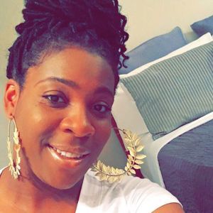 Meet your Posher, Crystal